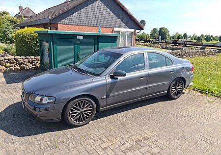 Volvo S60 2.5T AWD LPG - An Bastler abzugeben