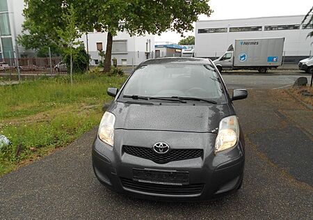Toyota Yaris Cool