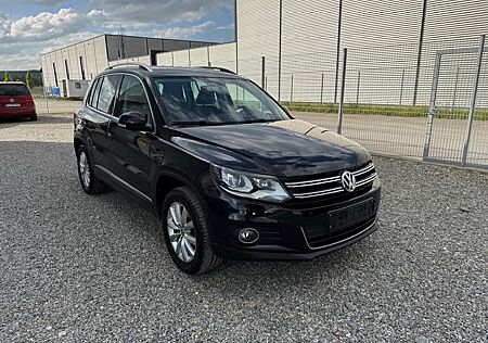 VW Tiguan Volkswagen Sport & Style 4Motion NAVI/XENON/DSG/TÜV
