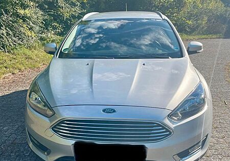 Ford Focus TÜV neu 1,0 EcoBoost TitaniumTurnier
