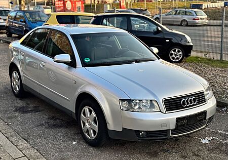 Audi A4 2.0 TÜV/INSP.NEU*KLIMA*SCHECKHEFT*ALU*