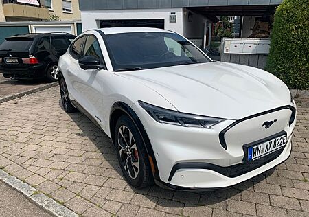 Ford Mustang Mach-E Dual AWD AHK ACC Leder Paket 1