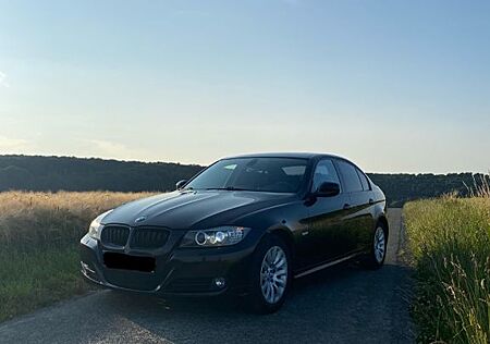 BMW 320i -E90 Top Zustand (TÜV neu)