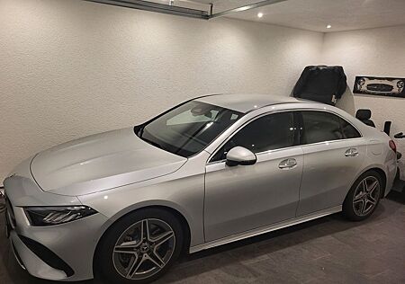 Mercedes-Benz A 250 4MATIC AMG, LED, AHK, Navi, usw.