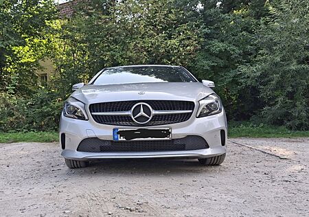 Mercedes-Benz A 180 Urban LED Parktronik Navi uvm