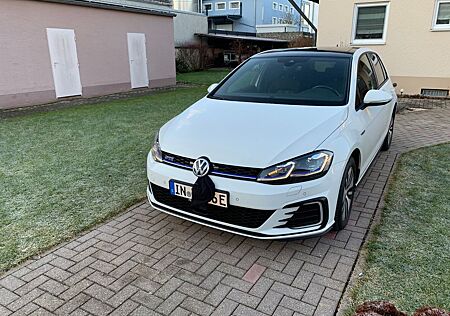 VW Golf Volkswagen 1.4 TSI DSG GTE GTE