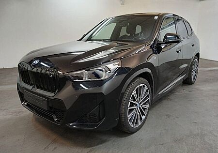 BMW iX1 30 xDrive M Sport Komplettausstattung