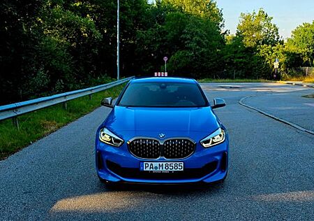 BMW M135i xDrive A -
