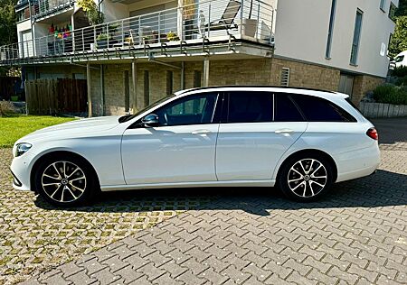 Mercedes-Benz E 220 d T Autom.-inkl. Garantie+Scheckheft gepf.