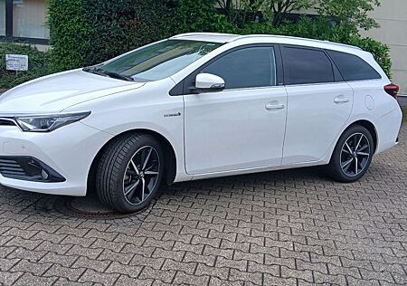 Toyota Auris Touring Sports Hybrid Edition-S+