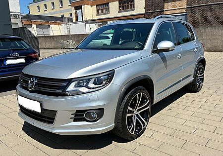 VW Tiguan Volkswagen 2.0 TDI SCR DSG 4MOT BMT R-Line Max Voll