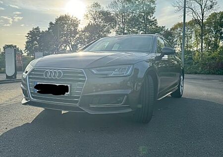 Audi A4 2.0 TDI S line