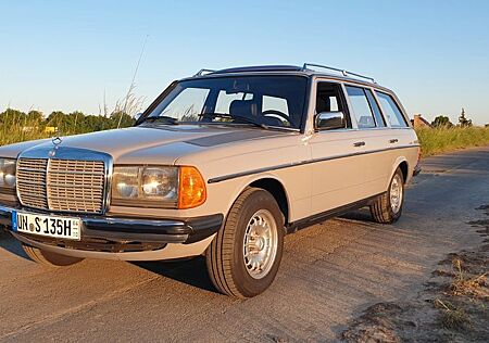 Mercedes-Benz 240