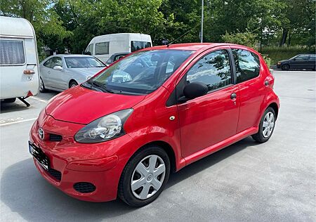 Toyota Aygo (X) Aygo (X) 1,0 Klima Navi Euro 5 tel 01708044052