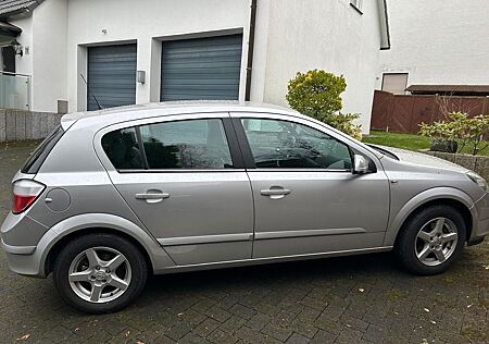 Opel Astra 1.4 Benzin Klima Lim. - TOP Zustand