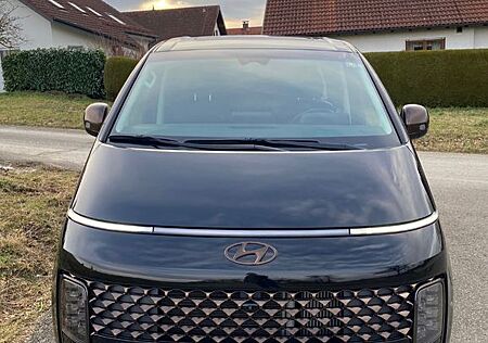 Hyundai Staria 2.2 CRDi Signature 7-Sitzer Auto 4WD ...