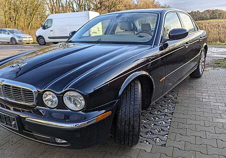 Jaguar XJ8 4.2 l Sovereign V8