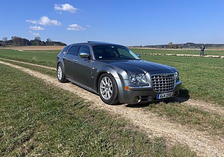 Chrysler 300C Touring 3.0 CRD Autom. -