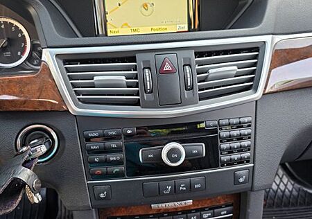 Mercedes-Benz E 350 4MATIC BlueEFFICIENCY ELEGANCE ELEGANCE