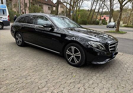 Mercedes-Benz E 200 T Autom. Mild Hybrid 197PS
