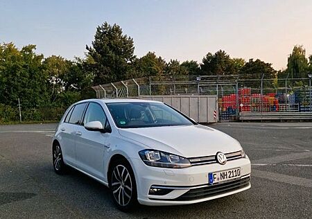 VW Golf Volkswagen 7 1.5 TSI (130 PS) | Scheckheftgepflegt
