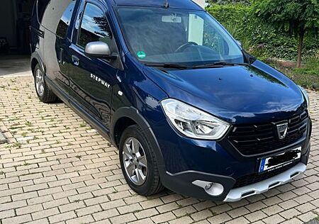 Dacia Dokker TCe 115 Stepway Celebration Stepway C...
