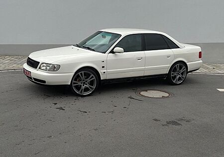Audi A6 C4 - TOP - TÜV NEU