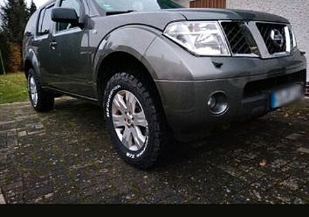 Nissan Pathfinder 2.5 dCi Comfort Comfort