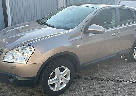 Nissan Qashqai 2.0 tekna aus 2.Besitz / Leder / Navi