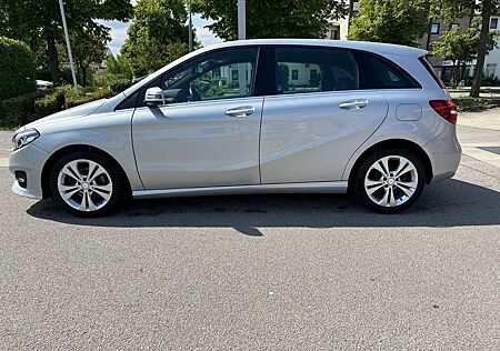 Mercedes-Benz B 200 -