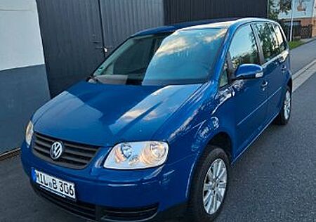 VW Touran gebraucht kaufen VW Touran Volkswagen 1,9 TDI - Sparsam, 6-Gang, TÜV 07/26