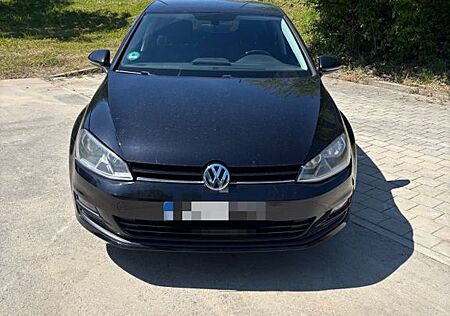VW Golf Volkswagen 1.2 TSI Bluemotion