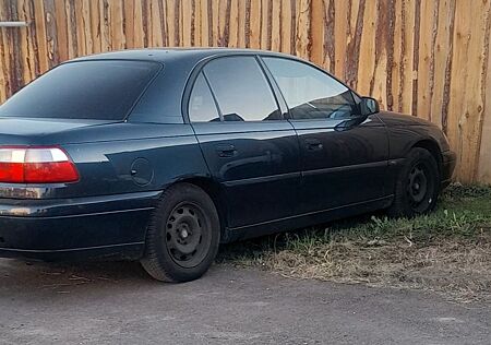 Opel Omega 2.2 -