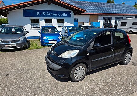 Peugeot 107 Filou 5 Türig 8fach ber. Tüv neu Klima ZV
