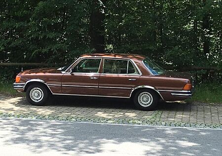 Mercedes-Benz 280 SEL W116