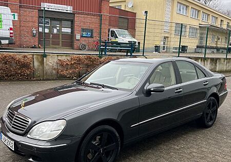 Mercedes-Benz S 320 -
