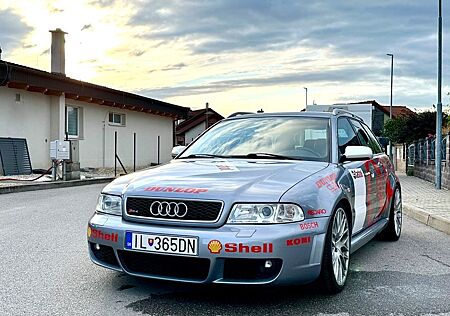 Audi RS4 2.7 quattro -