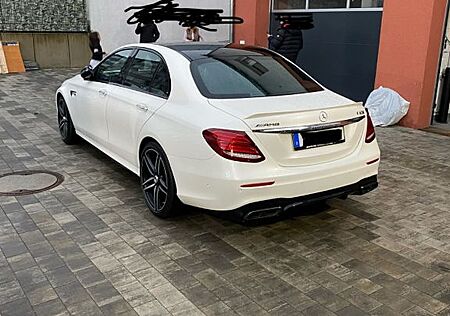 Mercedes-Benz E 63 AMG Mercedes-AMG E 63 S 4MATIC+ Autom. ...