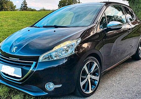 Peugeot 208 1.6 Allure e-HDi 115 STOP & START Allure