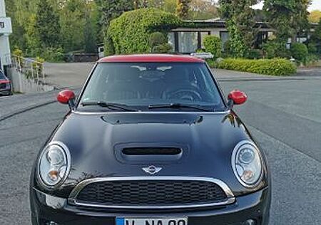 Mini John Cooper Works TÜV aktuell