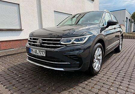 VW Tiguan Volkswagen 2.0 TDI DSG 4M Elegance VIRTUAL MATRIX