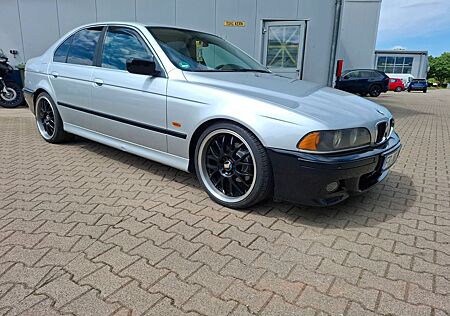 BMW 520i -