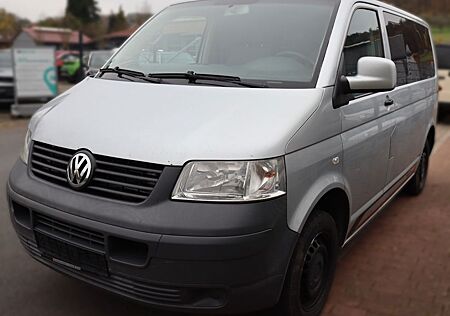 VW T5 Transporter Volkswagen Bus Shuttle