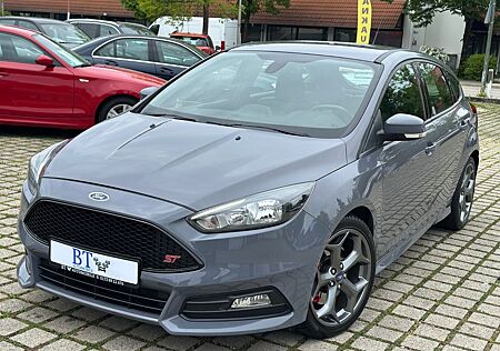 Ford Focus 2.0 ST Limousine Leder DAB Klimaauto. PDC