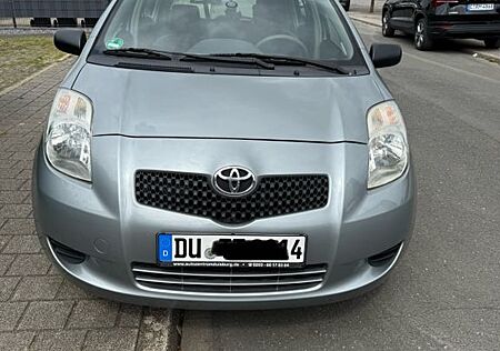 Toyota Yaris 1,3-l-VVT-i Cool Cool (2. Hand)