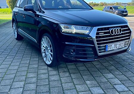 Audi Q7 3.0 TDI quattro tiptronic -