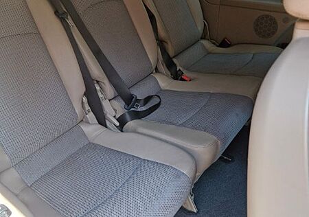 Mercedes-Benz Viano 2.2 CDI AMBIENTE EDITION kompakt AMBIE...
