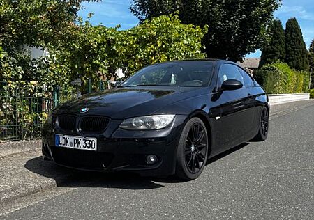 BMW 330i Coupé M-Paket/18Zoll/8xbereift/gepflegt