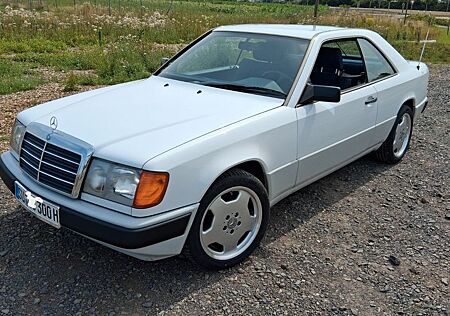 Mercedes-Benz 300 W124 300CE Autom. Klima, volle Historie, 3. Hd