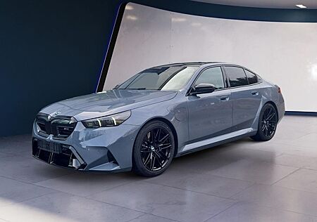 BMW M5 Limousine ParkPro+DrivAssistPro+Comfort